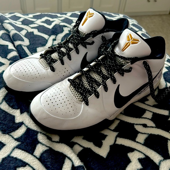 Kobe 4s